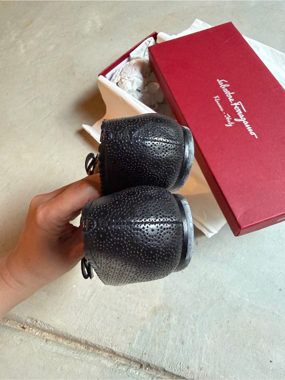 Salvatore Ferragamo Black Vara Bow Leather Ballet Flats w/Box size5.5B - Picture 6 of 9